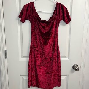 Off shoulders velvet wine red dress!